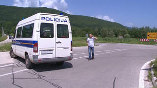 H17 croatia police shoot migrants