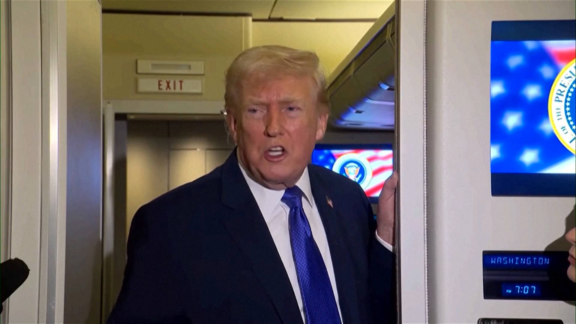 Trump Calls Cuba a “Failed Nation” and Refuses to Rule Out Military Action