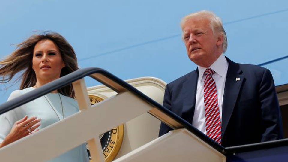 H04 trump plane