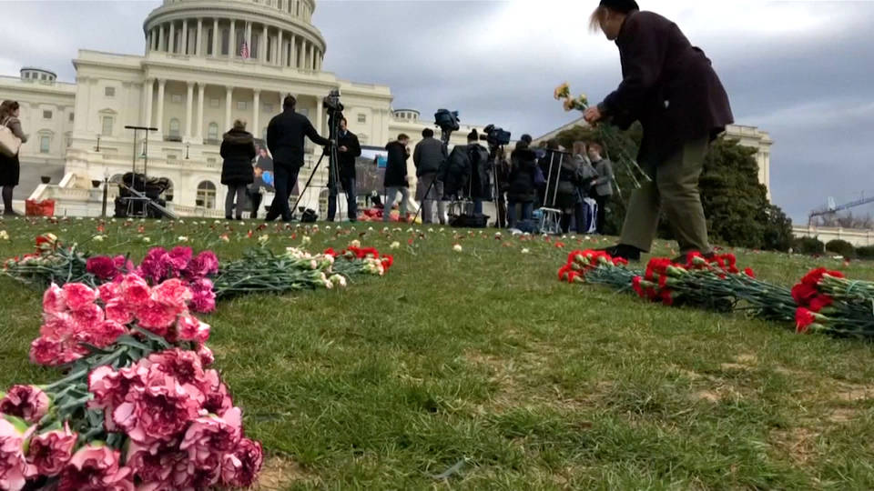 H5 flowers capitol yemen protest