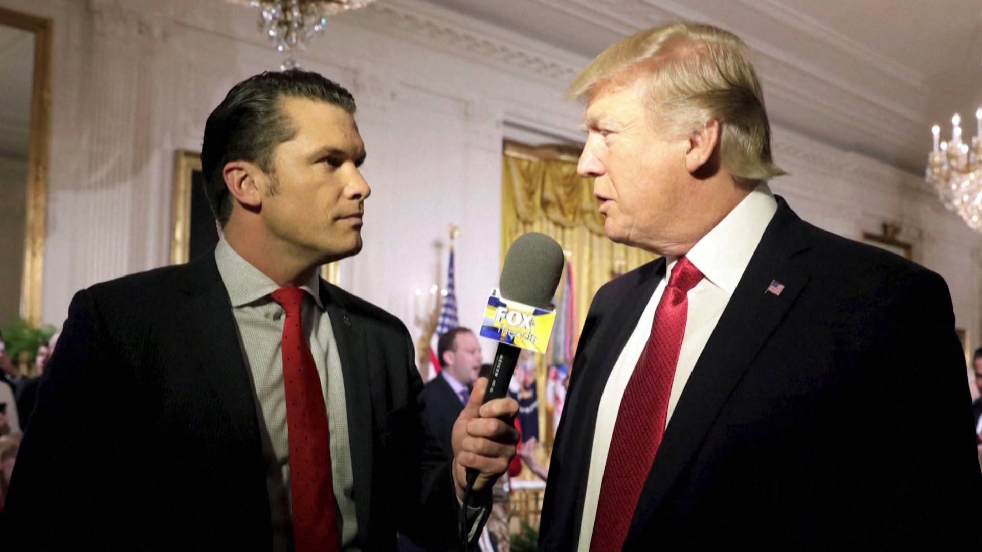 Trump ernennt Fox News TV-Persönlichkeit Pete Hegseth als ...