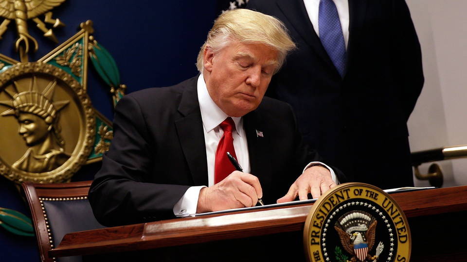 H05 trump signs