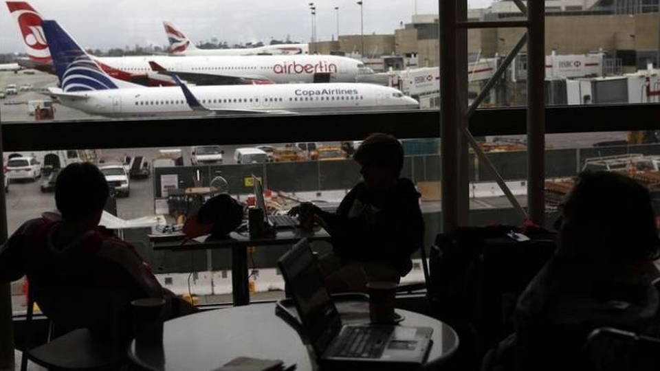 H06 lax airport