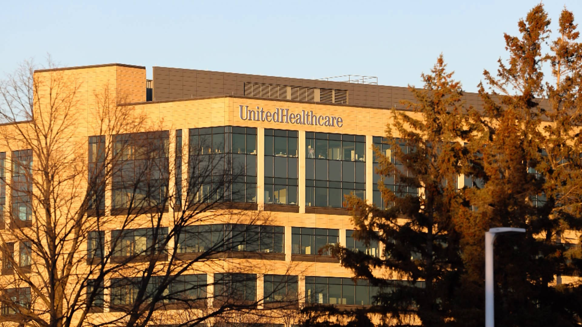 democracynow.org - NYT: UnitedHealth Systematically Silencing Critics After CEO Killing