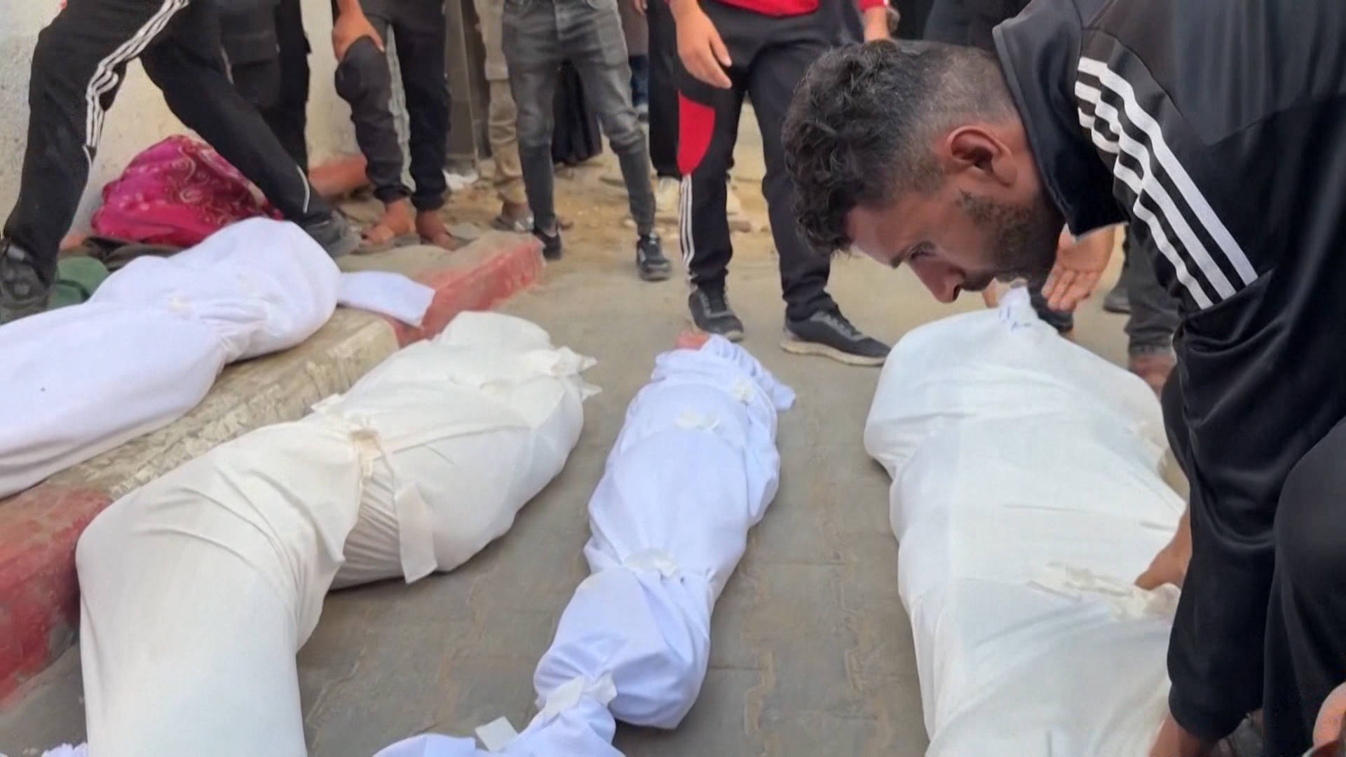 Israel Again Breaks Gaza Ceasefire, Killing 32 Palestinians in Wave of Attacks