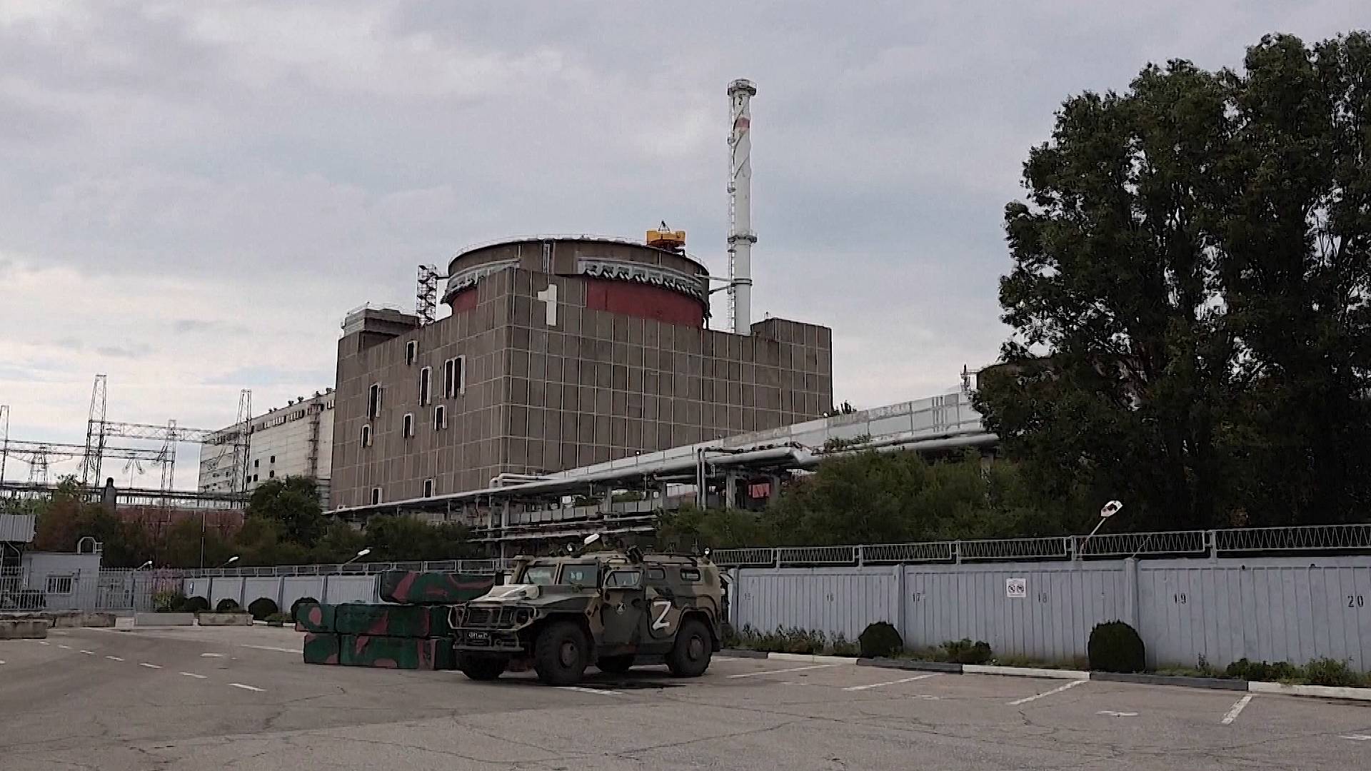 Ukraine Considers Closing Zaporizhzhia Nuclear Power Plant Amid Heavy Fighting