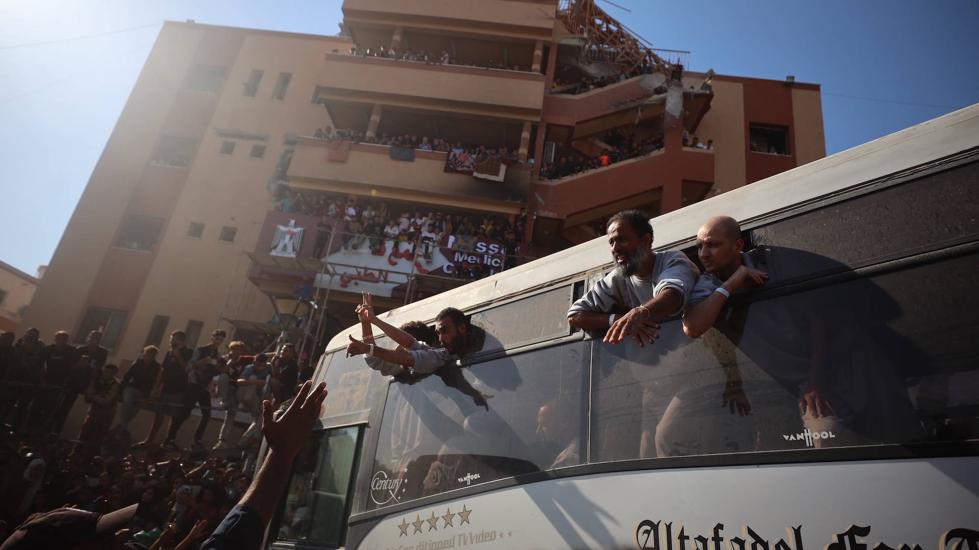 Thousands of Palestinians in Gaza and West Bank Celebrate Return of Nearly 2,000 Prisoners