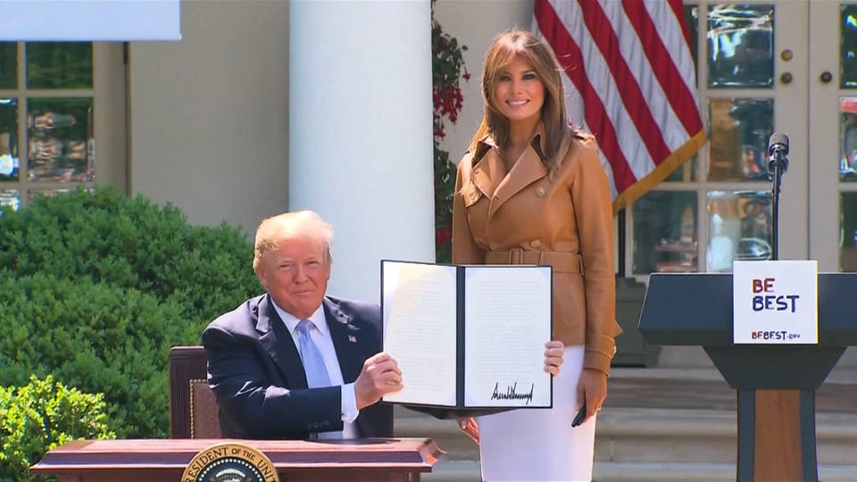 H11 melania trump be best social media bully