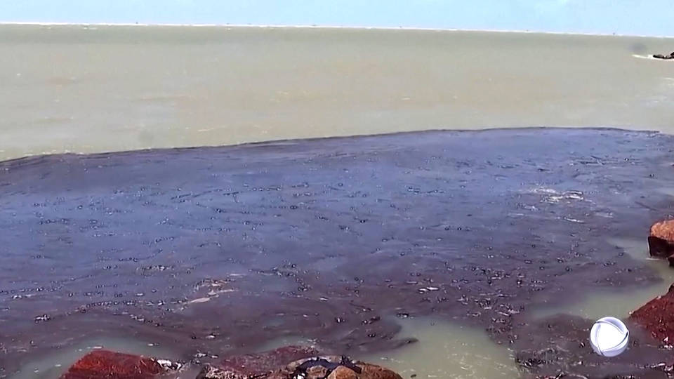 H15 brazil beaches oil spill south america
