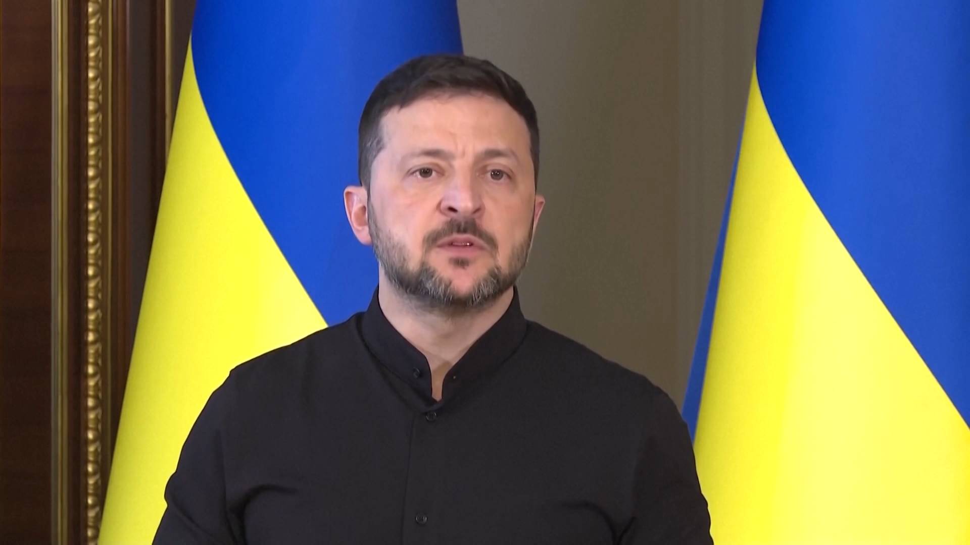 Der ukrainische Präsident Selenskyj fordert Russlands Putin zu einem ...