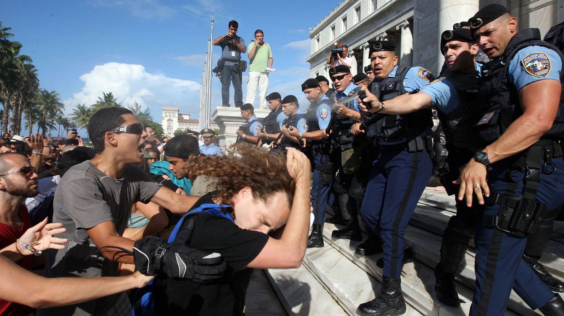 Find police. Democracy 4 Police Force. Police find.