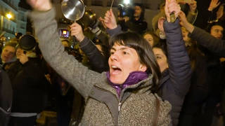 S1_Spanish-women-strike.jpg