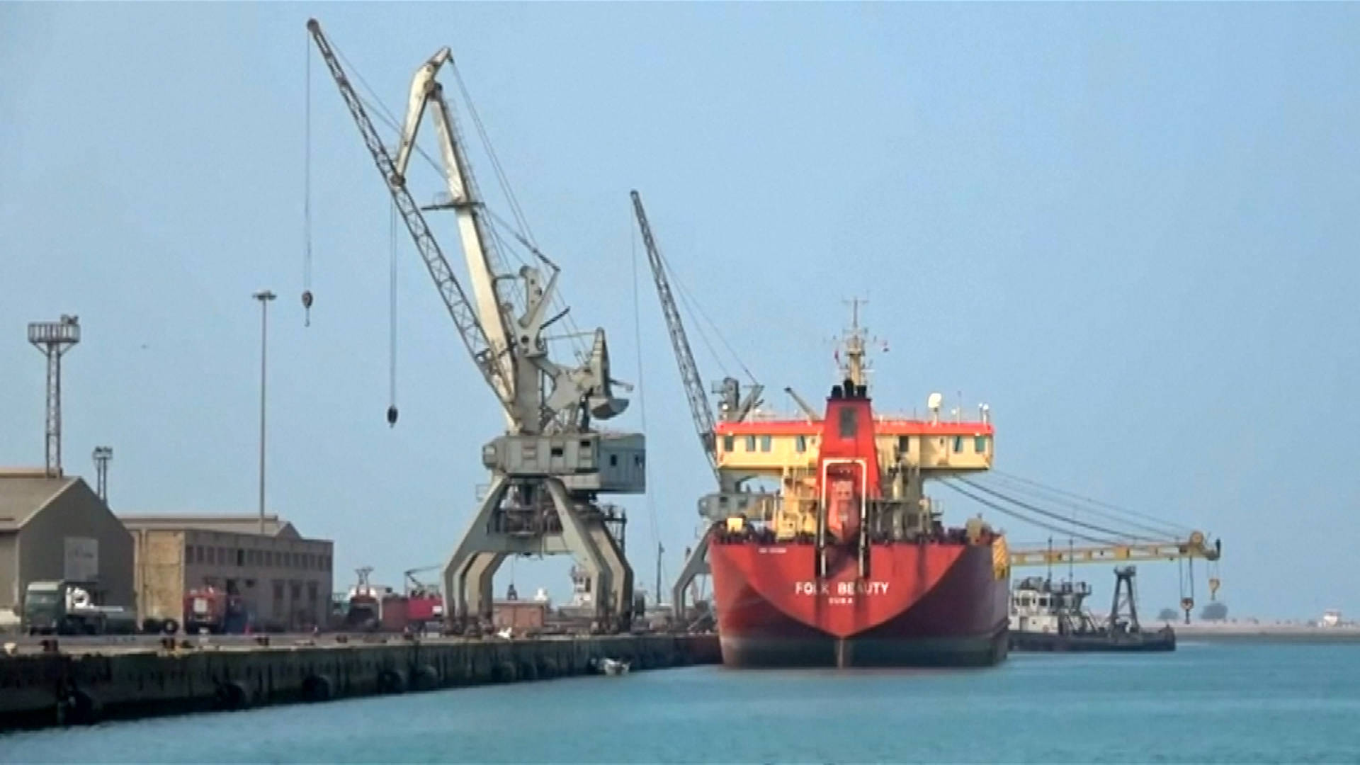 Грузовой порт барселона. Строительство порта. Морской порт одесса. Батумский морской порт. Передающий порт.