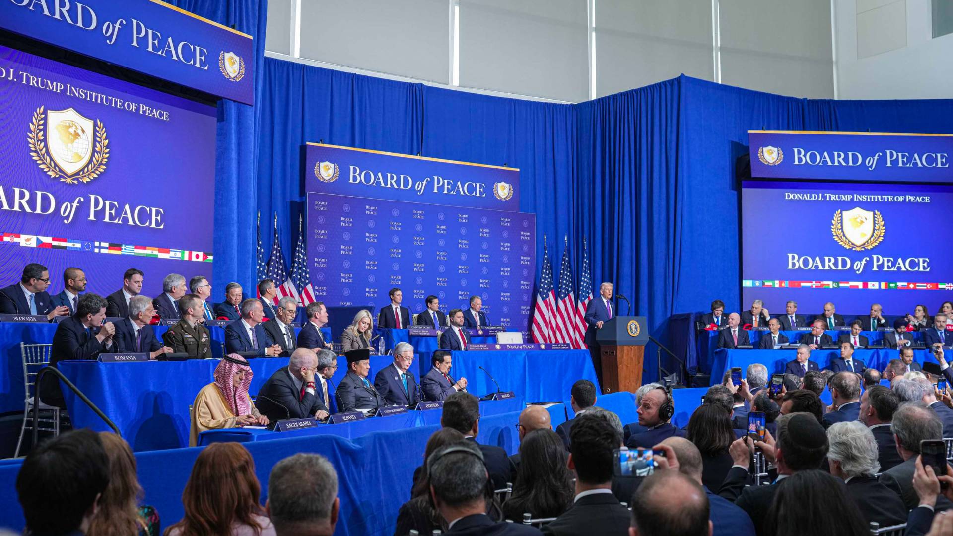 “Colonial Apartheid Regime”: Jeremy Scahill on Trump’s “Board of Peace” & Plans For Gaza