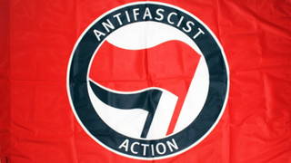 S3_antifa-flag