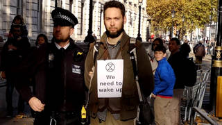 Seg extinctionrebellion protester arrested