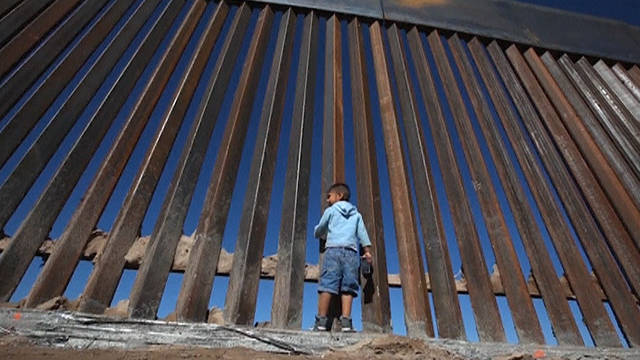 Seg1 littleboyborderwall