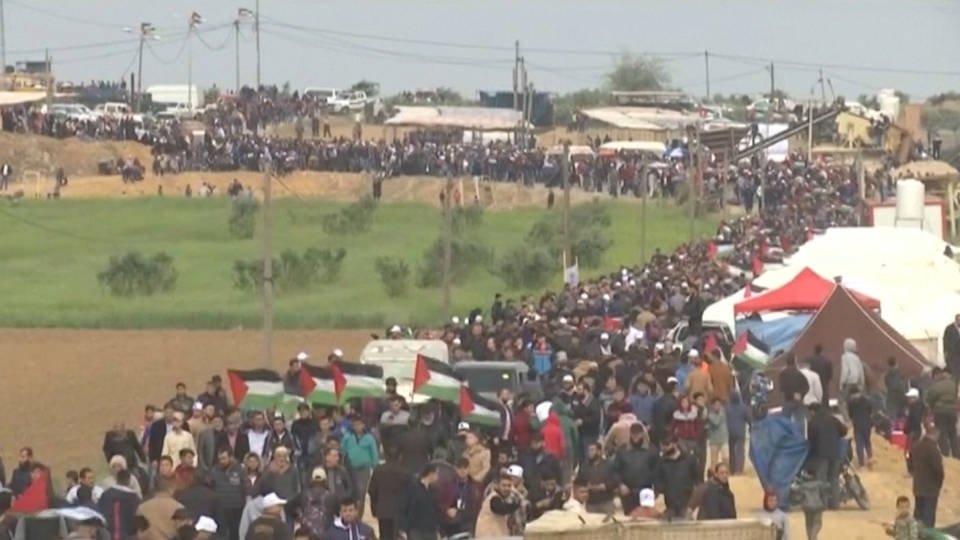 https://www.democracynow.org/images/story/54/41454/quarter_hd/seg-gaza-landday-march.jpg