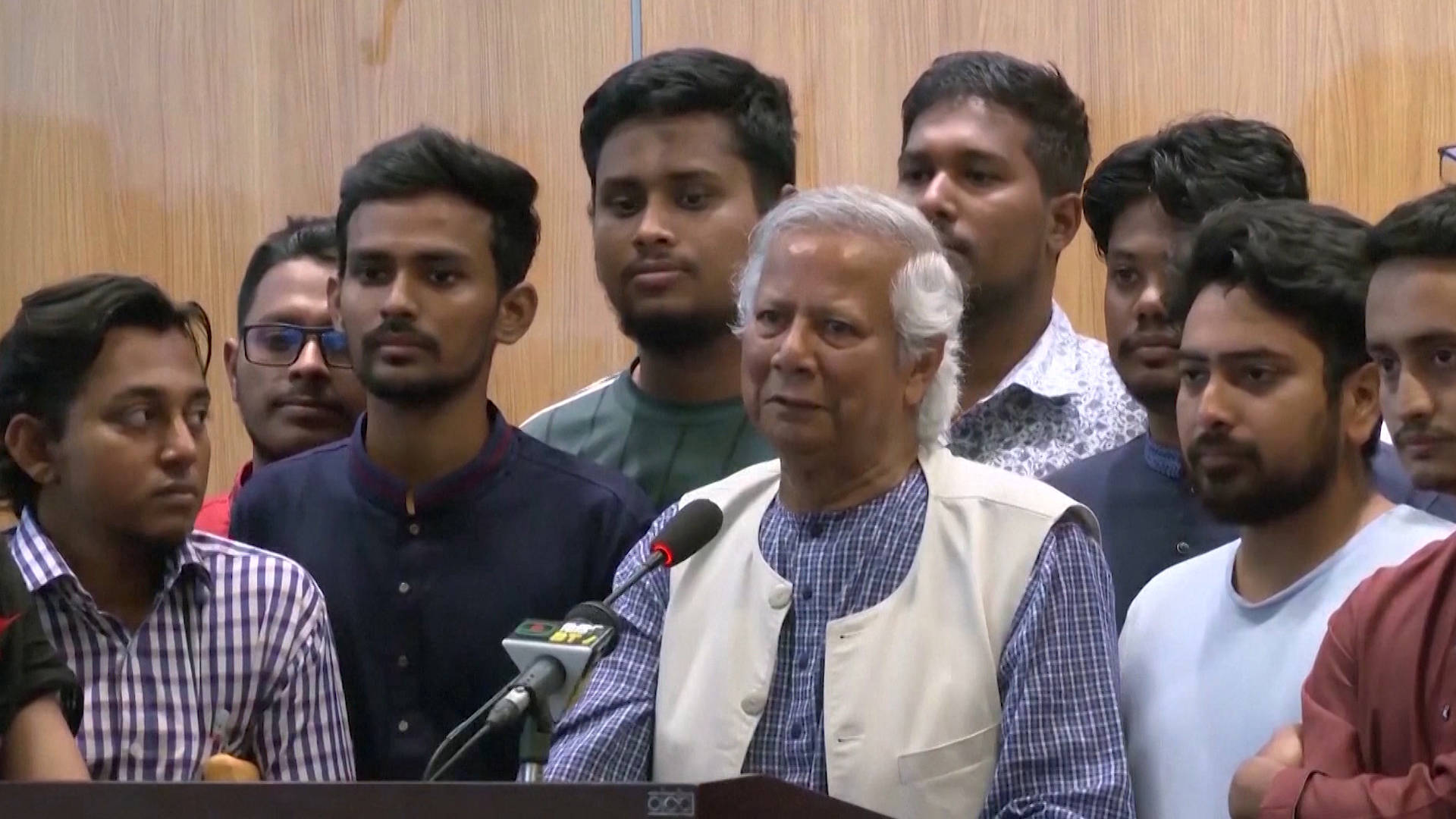 “New Dawn” in Bangladesh? Nobel Peace Laureate Muhammad Yunus Sworn In as ...