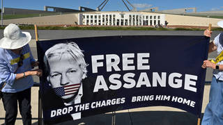 SEG3-Assange.jpg