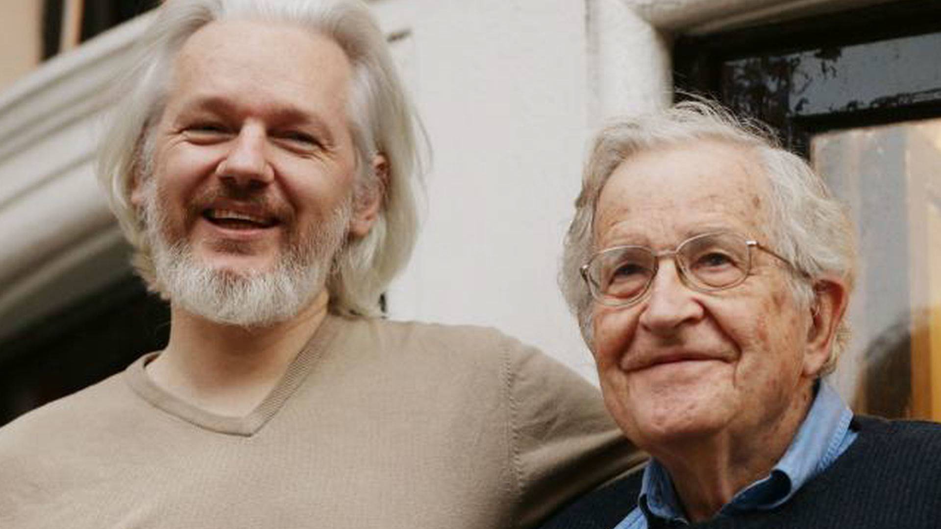 Chomsky: CIA Targeting of Julian Assange of WikiLeaks is 