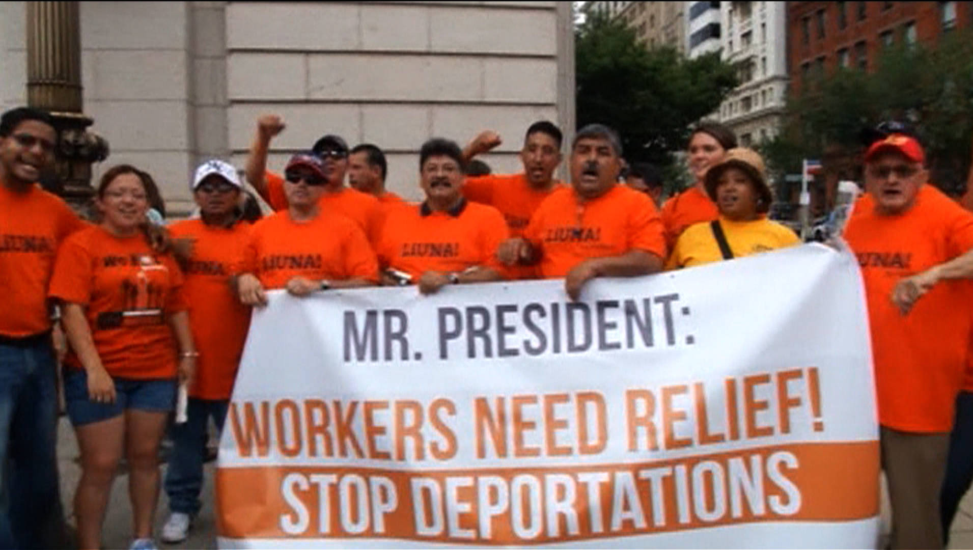 Piden el fin de las deportaciones y detienen a 145 personas en una ...