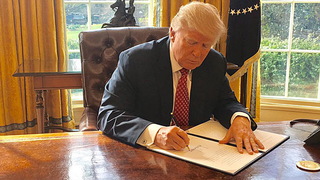 S1 trump signs wh photo