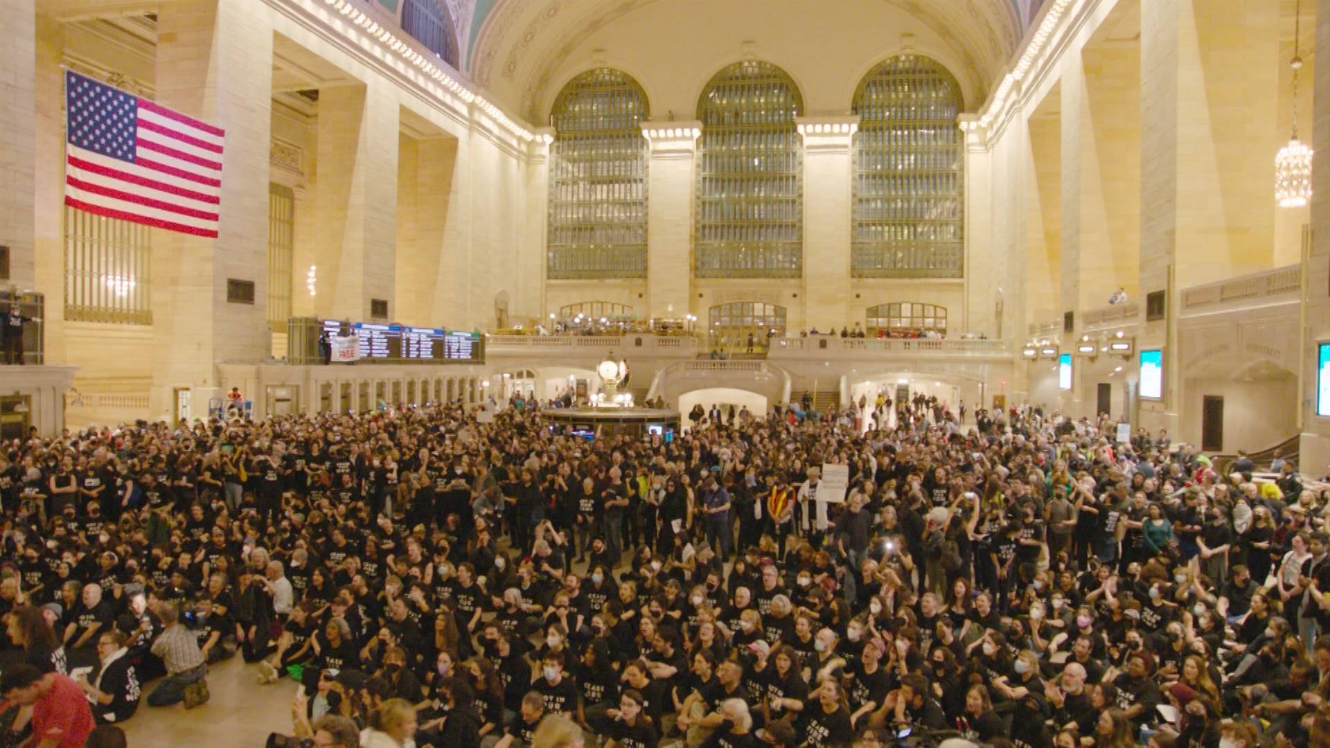 Never Again for Anyone': Jewish Protesters Demanding Gaza Cease-Fire  Arrested in Grand Central Station